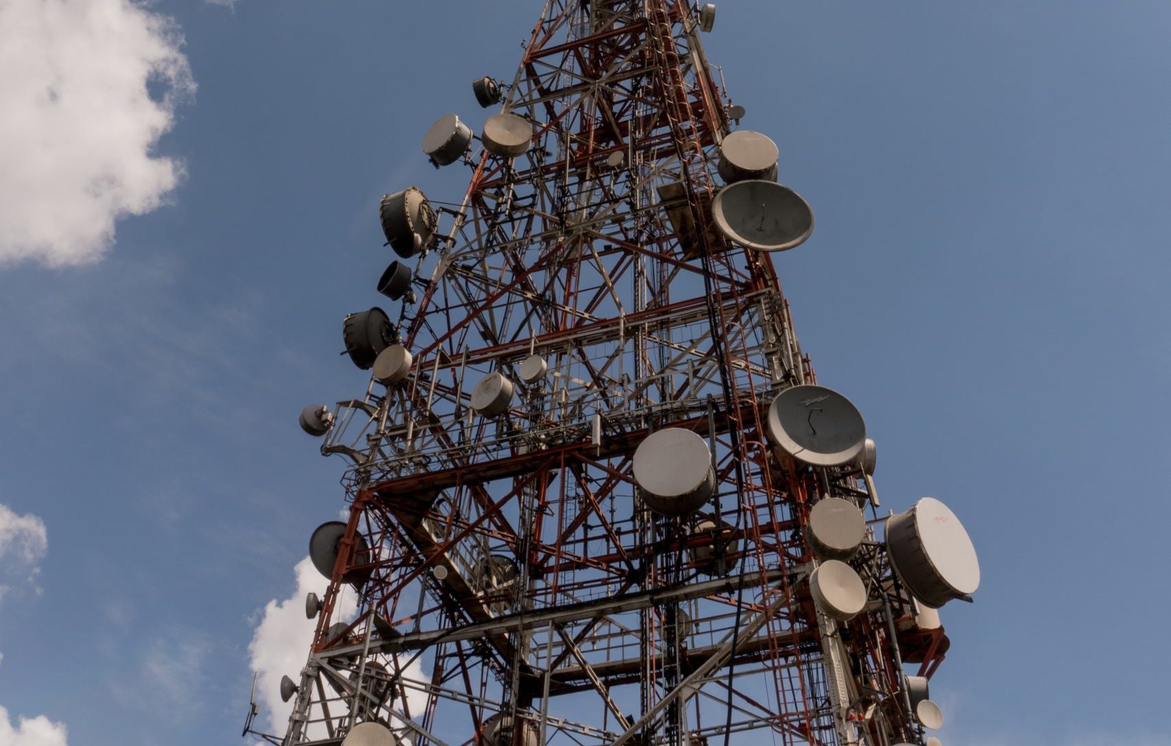 5G Airwave Bids Skyrocket To Set Auction Record