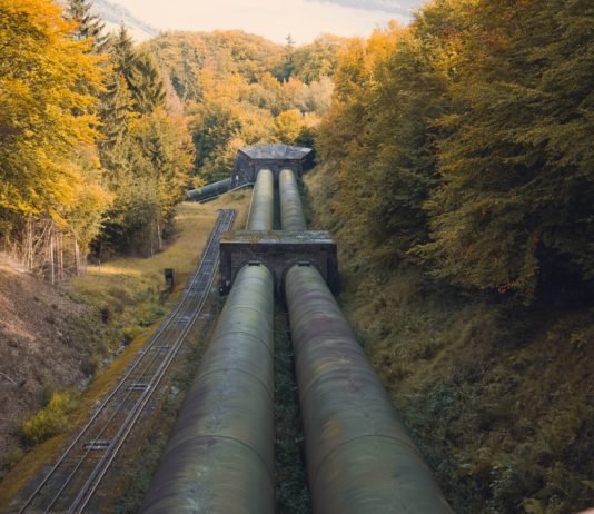 Pembina Rescinds Inter Pipeline Takeover Offer Oil and gas pipeline