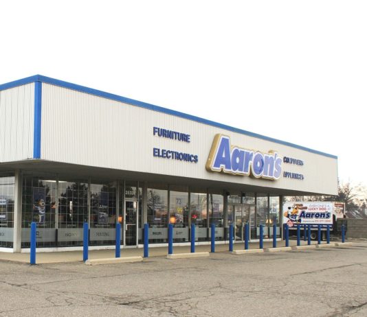 The Aaron’s Company Stock Dives 25% After Bleak 2022 Guidance Aaron's store in Dearborn Heights, Michigan