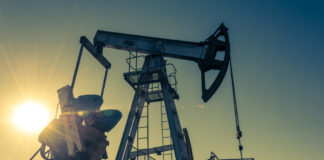 Oil Approaches Five-Month High Amid Middle East Conflict and Tight Supply Oil pump rig