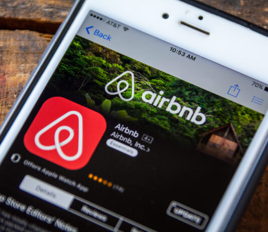 AirBnb iPhone App