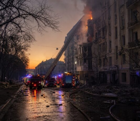 Russia launches major missile assault on Kyiv as war pressure intensifies