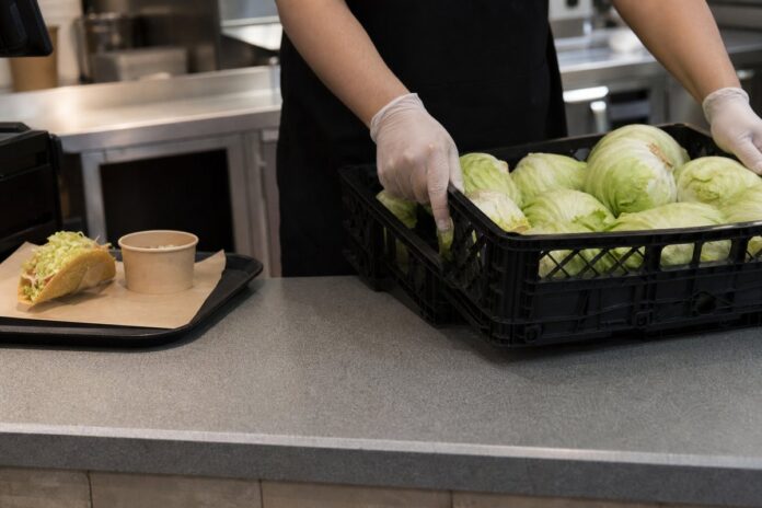 financialreader_taco-bell-pulls-lettuce-tied-to-cyclosporiasis-outbreak-as-h Taco Bell pulls lettuce tied to cyclosporiasis outbreak as health scare spreads across restaurant stocks